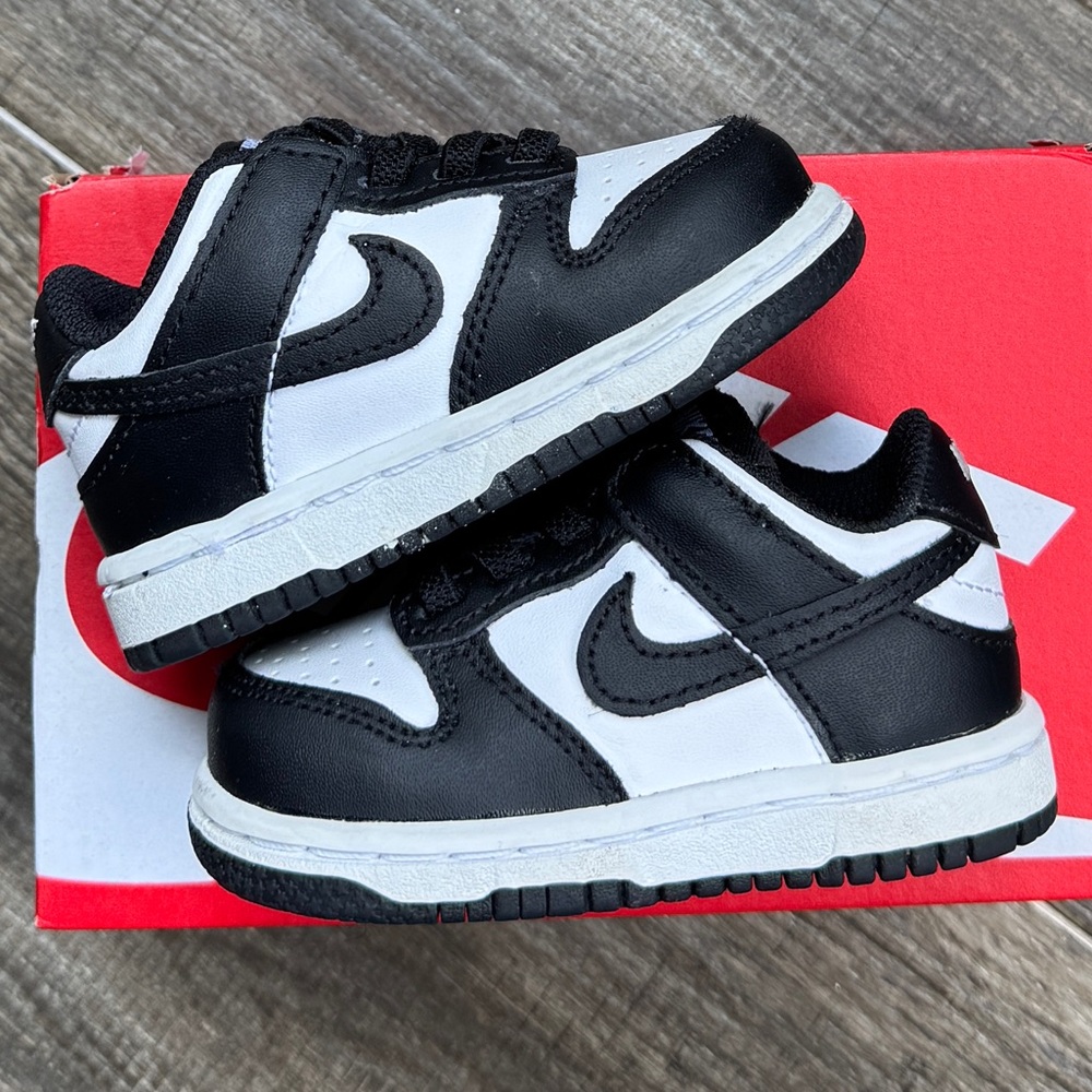 Nike panda low black white 4c